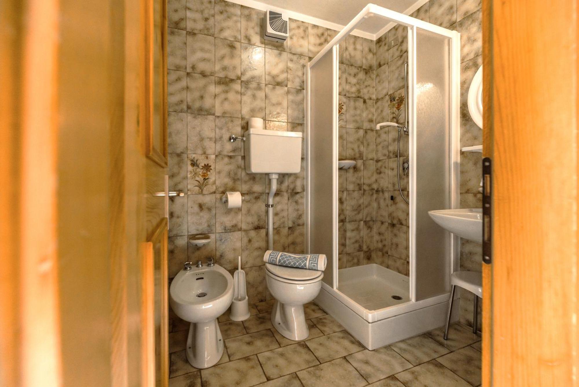 Hotel Garni Rosengarten Pera エクステリア 写真